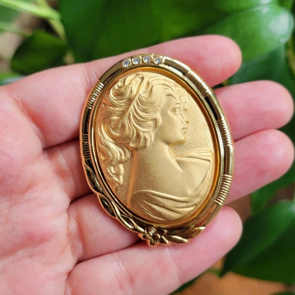 Jewelry - Vintage Gold Cameo Rhinestone Boucher Brooch Pin